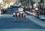 Arrivée pour la 2ème place course Bordeaux-Saintes 1996 (photo JPB)