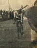 Arrivée de Settimo Perrin course Bordeaux-Saintes 1953 (photo Sud-Ouest)