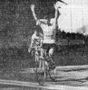 Arrivée de Dominigo Perurena course Bordeaux-Saintes 1966 (photo Sud-Ouest)