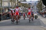 Arrivée de Adrien Petit course Bordeaux Saintes cycliste 2010