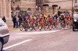 Départ course Bordeaux Saintes cycliste 2001 Bertrand Guérry à gauche sur (...)